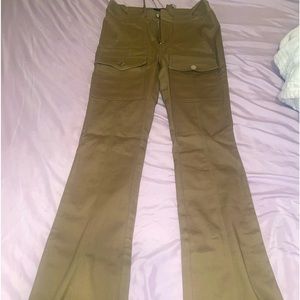 never wore these pants not my style but it’s a nice olive color, low rise jeans